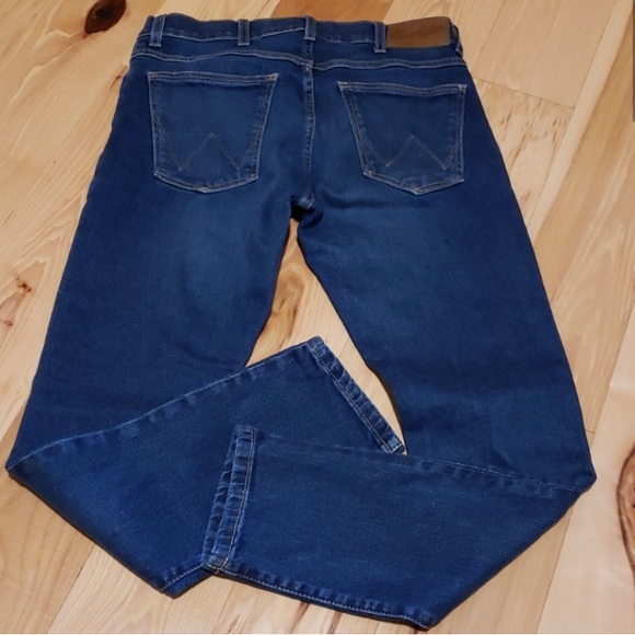 Wrangler Larston Jeans - Picture 1 of 5